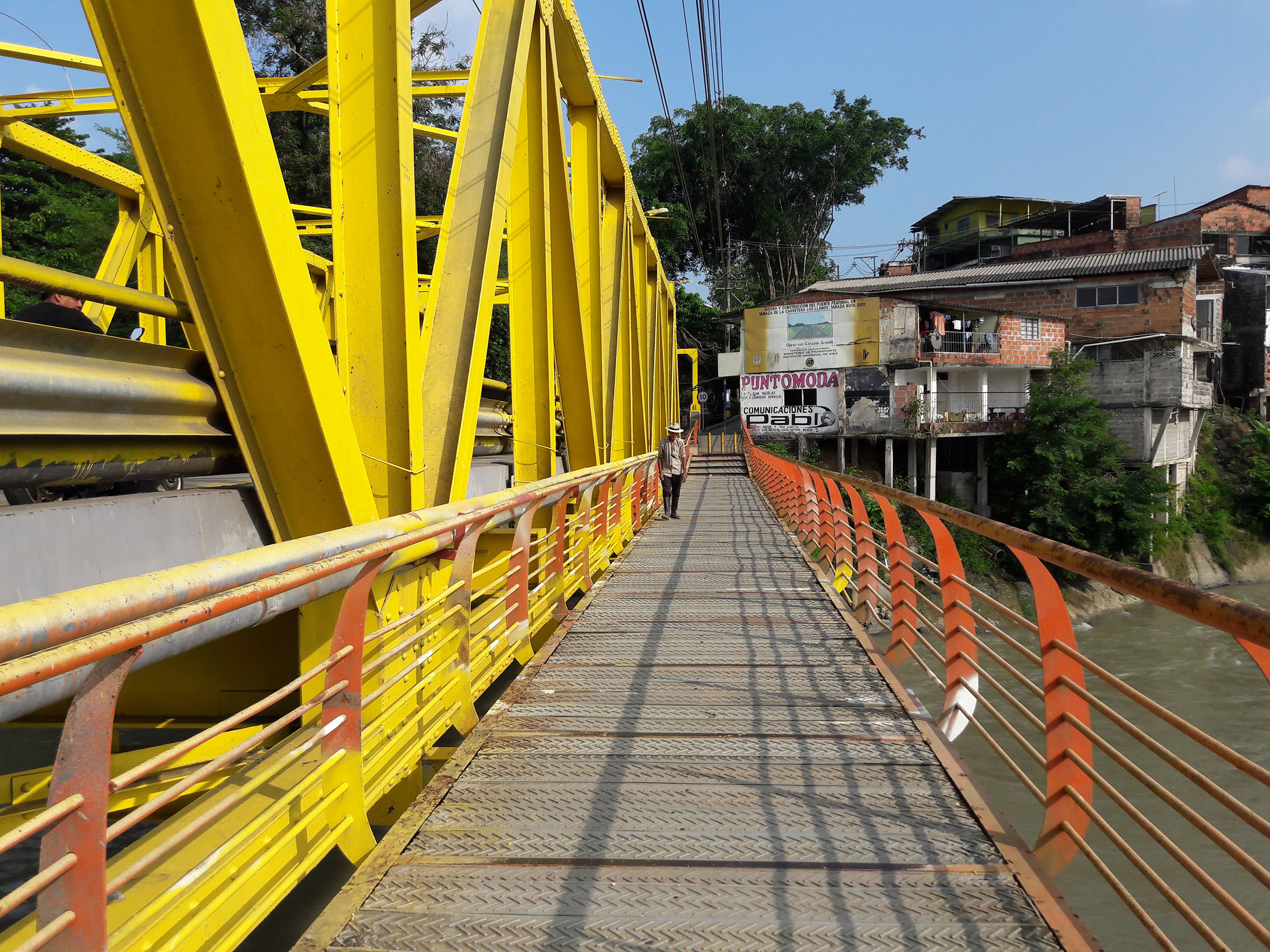 Puente sobre el río Tarazá. Foto Bibiana Ramírez