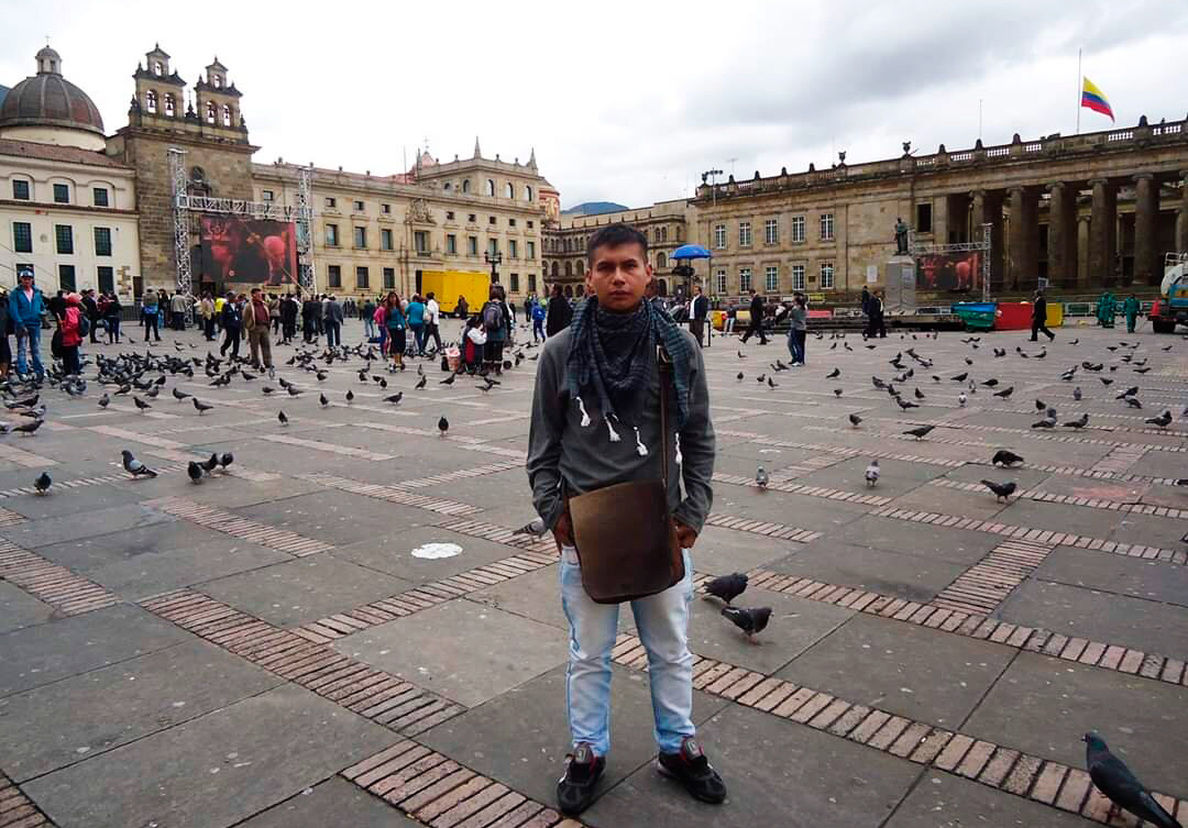Edwin en la plaza de Bolívar