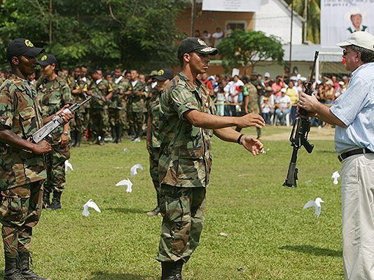 desmovilizacion-paramilitares.jpg