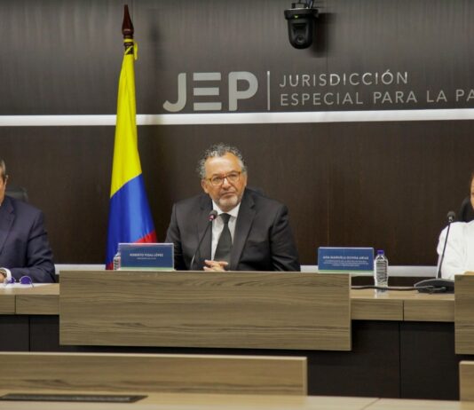 El Tribunal de Paz de la JEP decidió imputar el cargo de esclavitud a los miembros del antiguo Secretariado de las Farc. Estas son sus implicaciones.