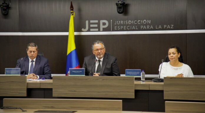 El Tribunal de Paz de la JEP decidió imputar el cargo de esclavitud a los miembros del antiguo Secretariado de las Farc. Estas son sus implicaciones.