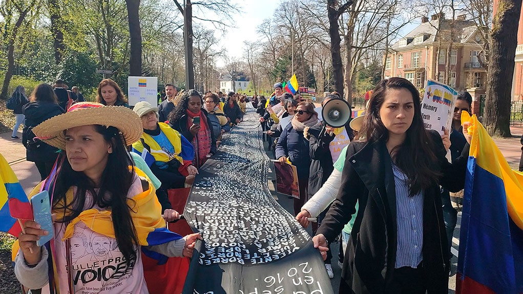 Defender y liderar procesos sociales, un riesgo en Colombia