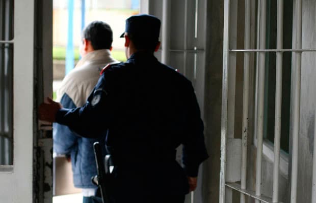 ¿Por qué está enredada la libertad de los exparamilitares?