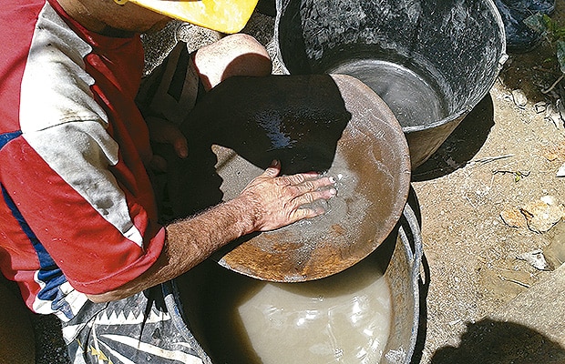 Minería en Antioquia: asediada por las extorsiones