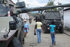 tanque_en_ciudad.jpg