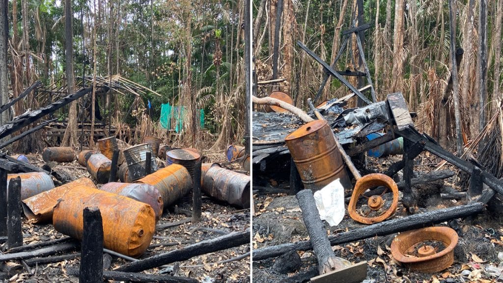 Restos del laboratorio de cocaína incendiado en Pital de la Costa en la madrugada del 24 de enero de 2026 donde murieron cinco personas. Crédito: Sibylla Brodzinsky/ Verdad Abierta.